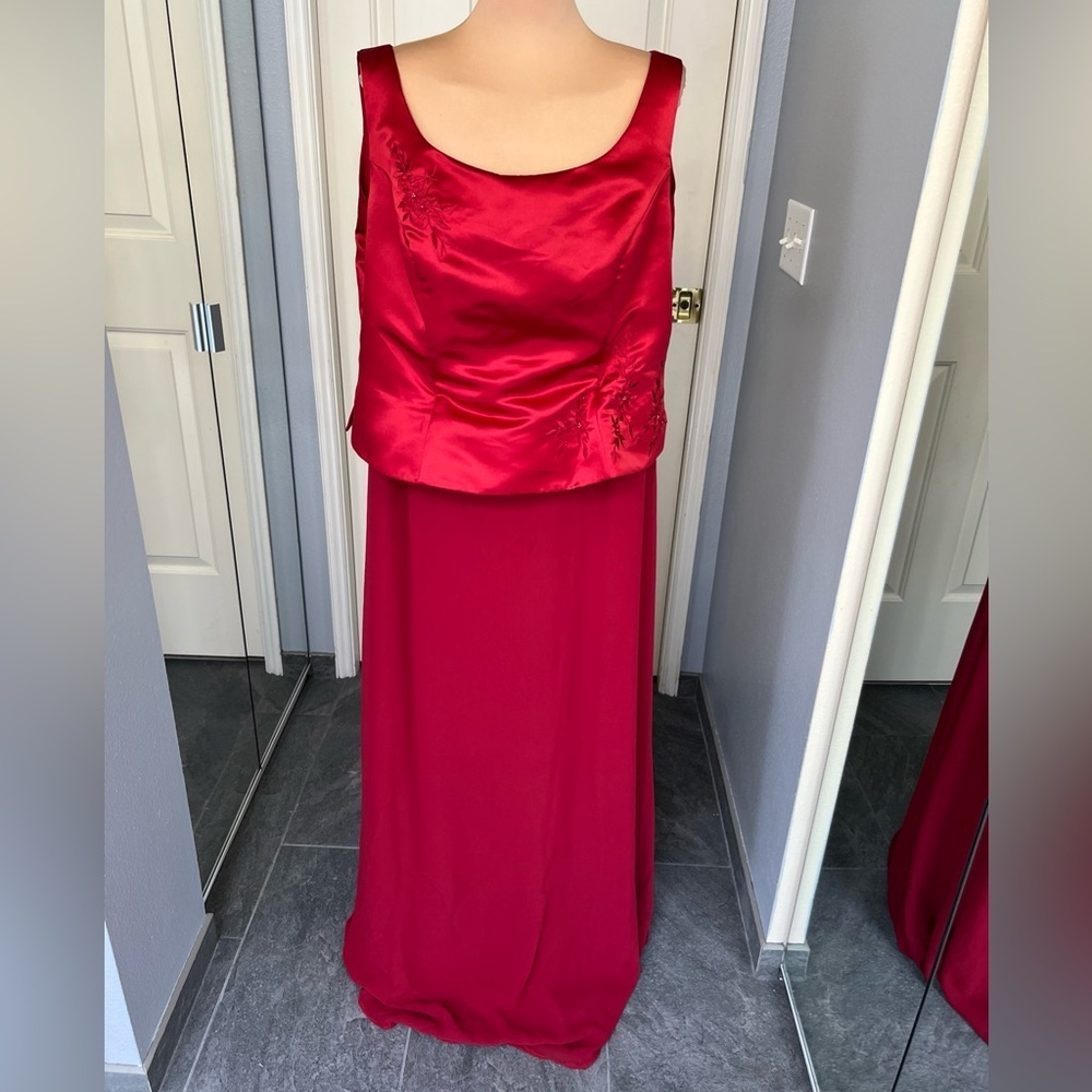 Bella Formals By Venus Womens Red Formal Dress Size 22 Sleeveless Embroidered